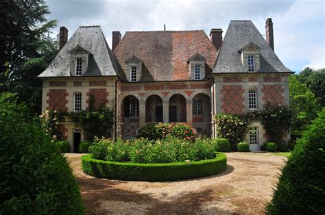 brings glamour 17thcentury manor|french manor 17th century.